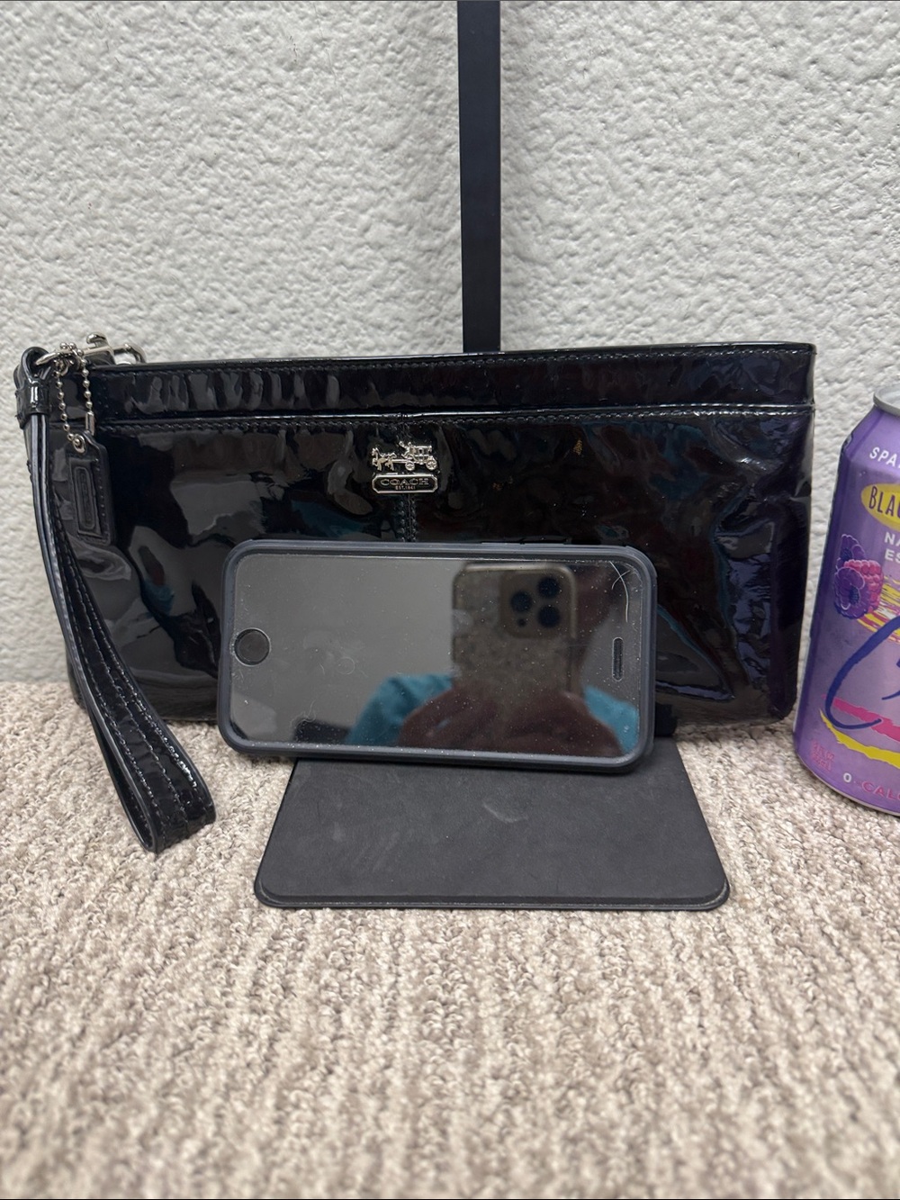 Coach Vintage Poppy Black Patent Leather Zip XL Wristlet with Logo Plaque-EUC - Picture 11 of 11